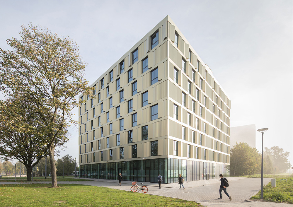 2019 05 30 Mecanoo completes Erasmus Campus Student Housing wrapped in gold-tinted aluminium